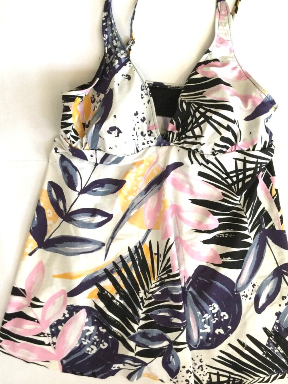 ROATAN WHITE PINK BLACK FLORAL SKIRTED ONE PIECE SWIMWEAR SWIM DRESS WOMENS XL